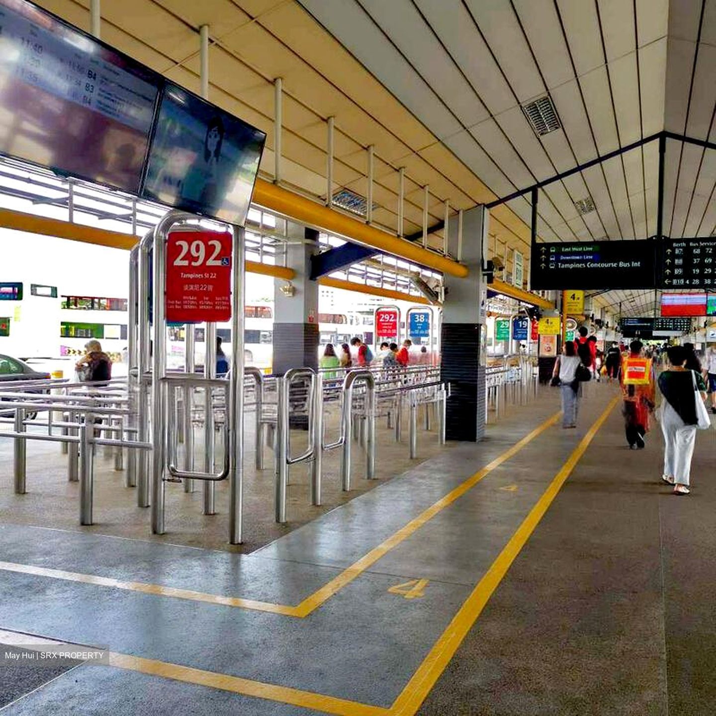 Tampines Street 21 (D18), Retail #453792131